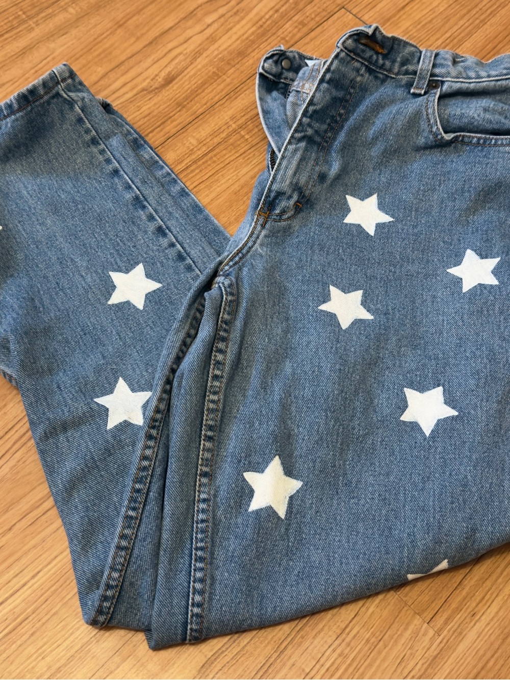 Arizona Jeans Company Blue Denim Straight Leg Jeans with White Star Print